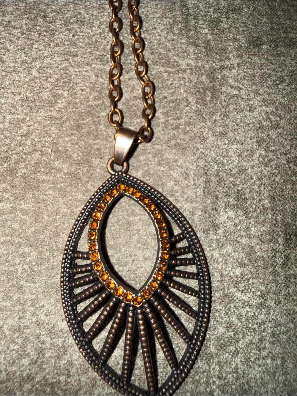 Vintage-Inspired Gold-Tone Amber Crystal Pendant Necklace